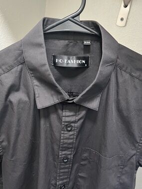 Men's Black Button-Up Shirt